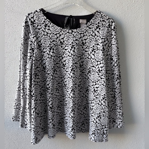 Chico's Tops - Chicos XLP or 3 Black White Floral‎ Jacquard Burnout Top Bell Sleeves Scoop Neck